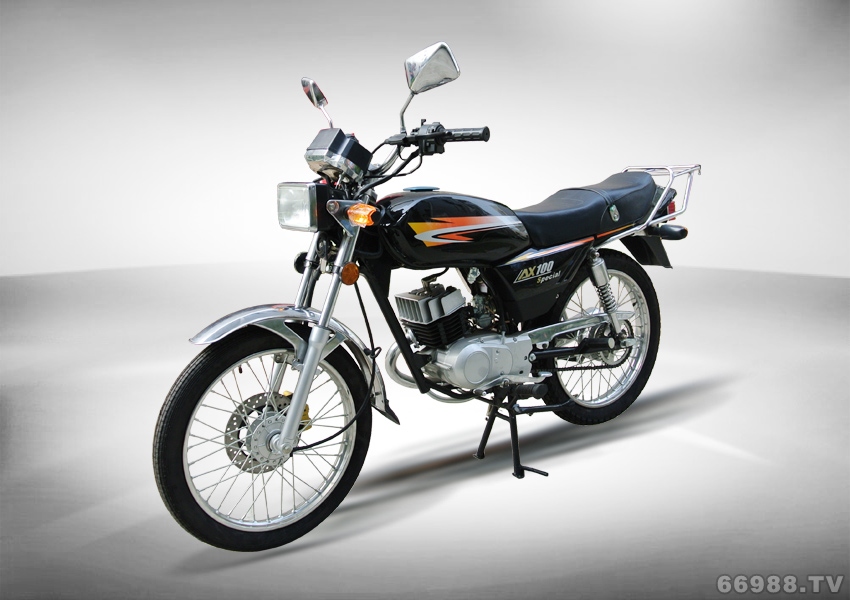国威AX100摩托车
