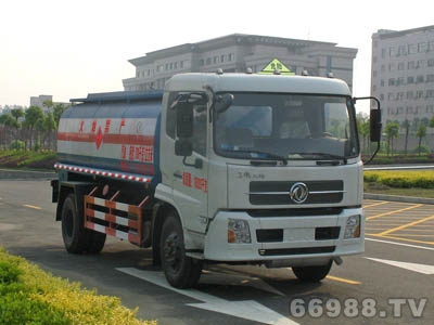 程力威牌CLW5162GYY3型运油车