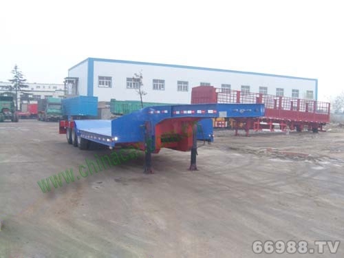 华驰泰骋 13米 31.7吨 3轴 特种低平板半挂车 LHT9403TDP