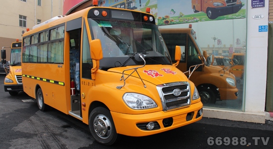 解放牌CA6681PFD81N型幼儿专用校车